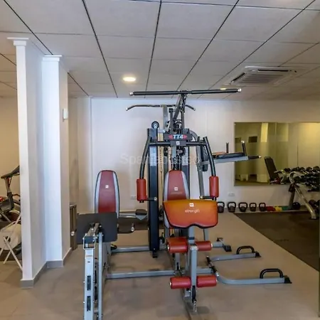 High Tech With Spa&gym アパート